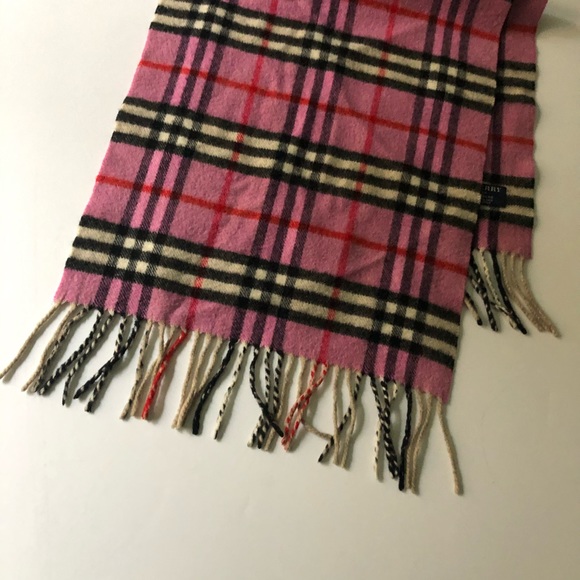 Burberry pink scarf - Picture 4 of 8